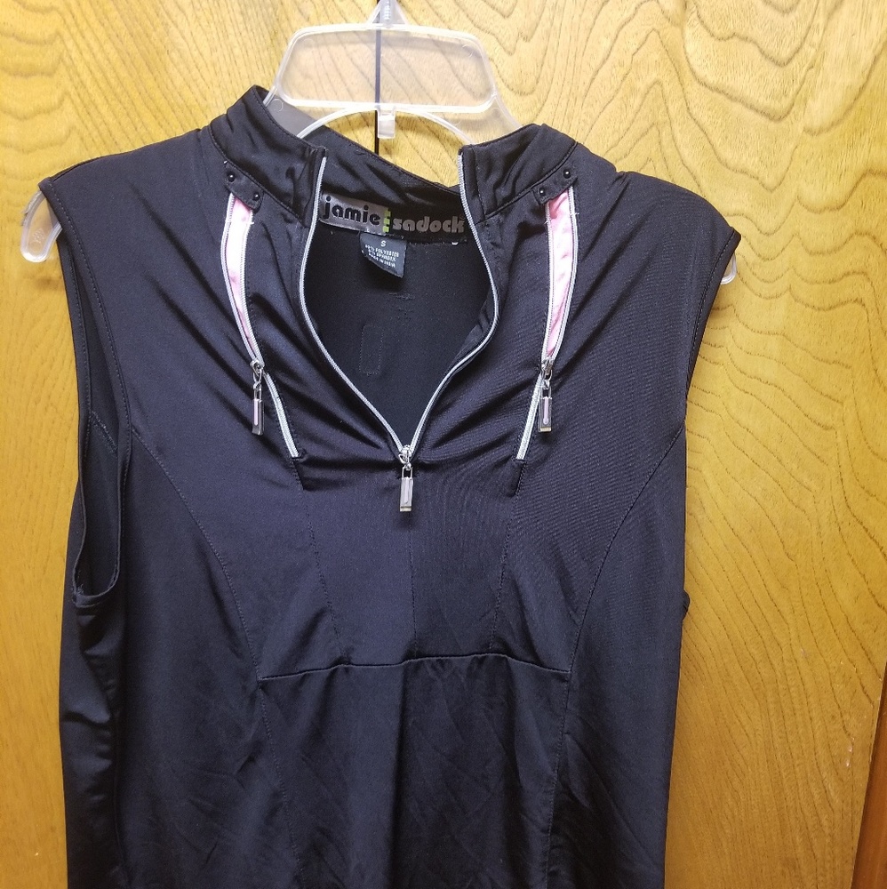Jamie Sadock small sleeveless golf tennis top